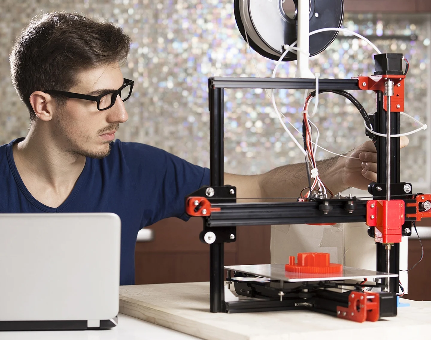 banner-admissions-paralleles-bg